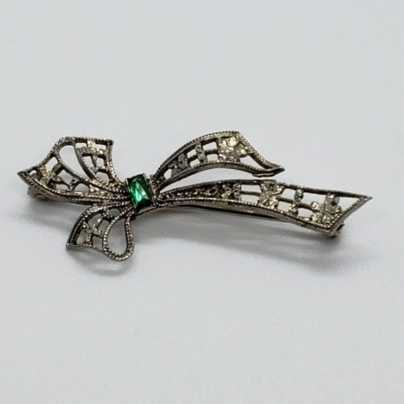 ANTIQUE Sterling Silver Filagree Laced Bow Brooch Pin Maker Signed ArtDeco Green - Picture 1 of 5